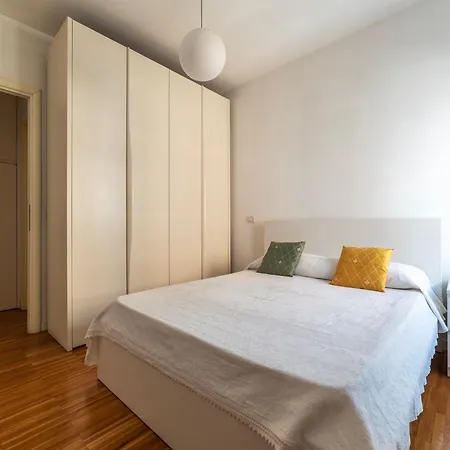 Apartment Chic At Magnagrecia