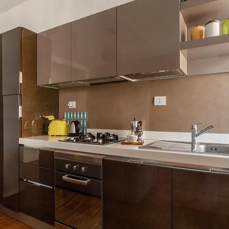 Apartment Chic At Magnagrecia